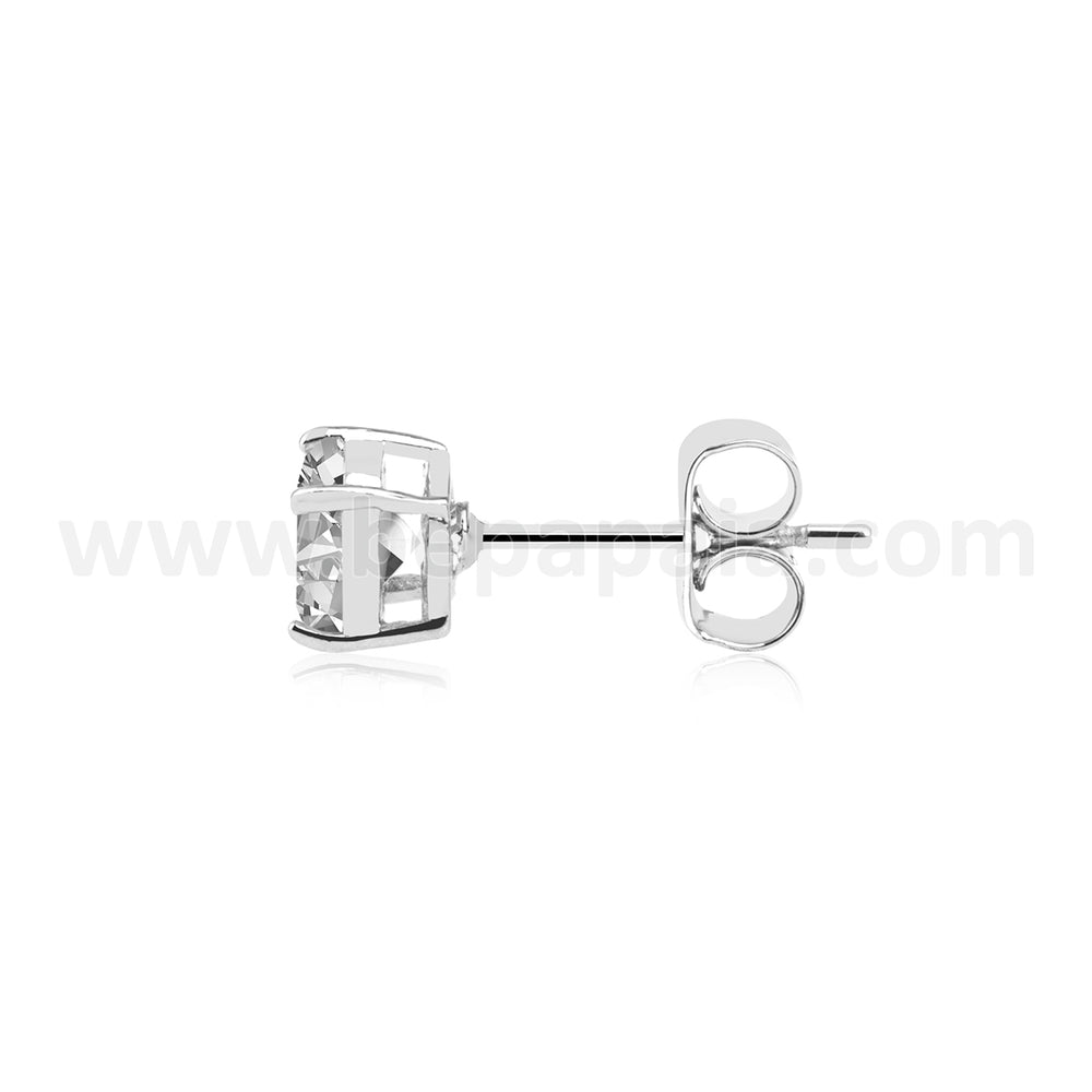 Steel ear stud with set cubic zirconia