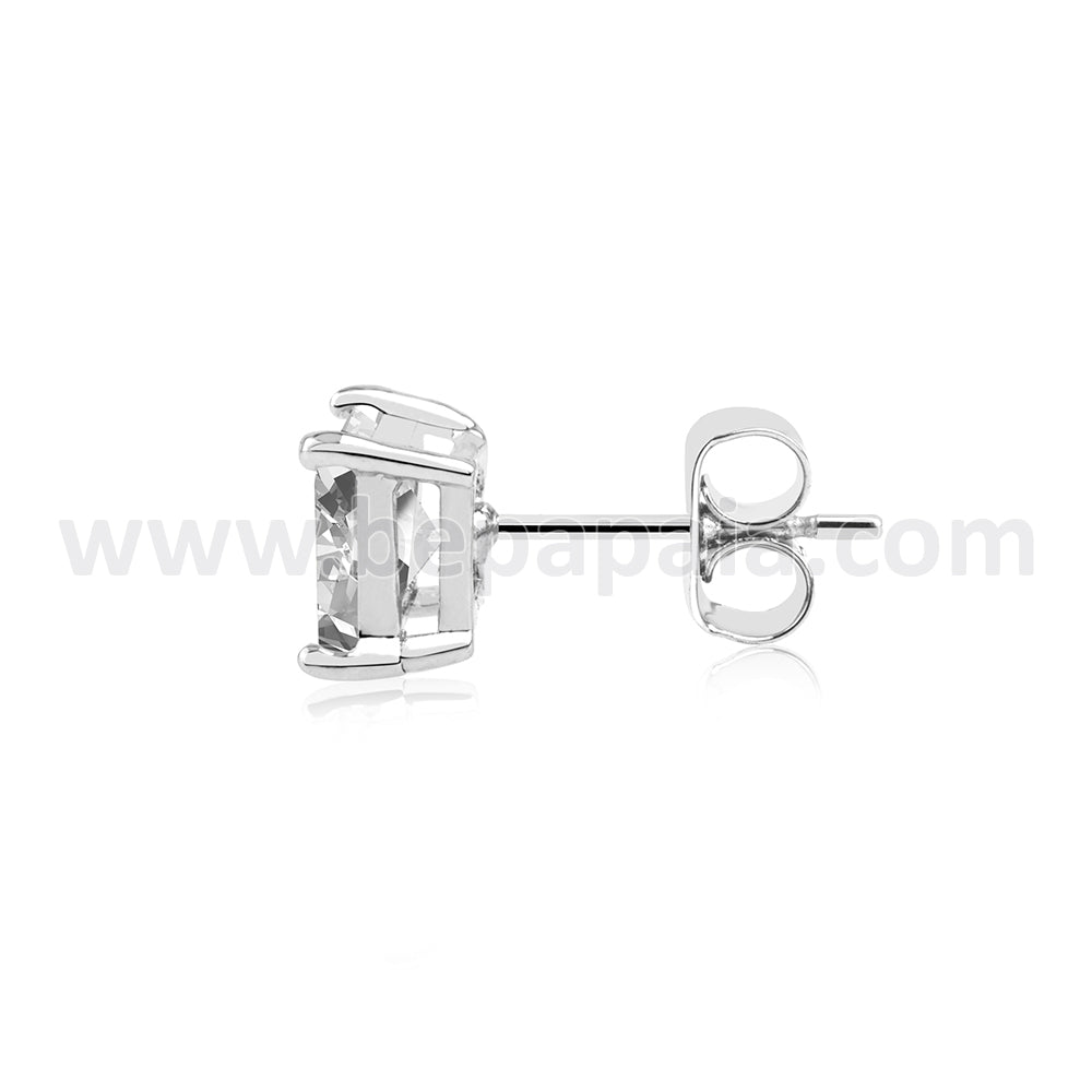 Stainless steel stud earring with cubic zirconia casting