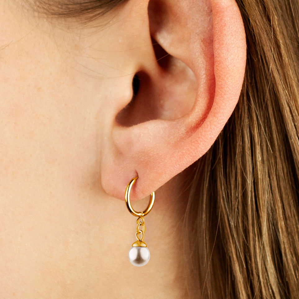 Stainless steel hoop earring with pearl