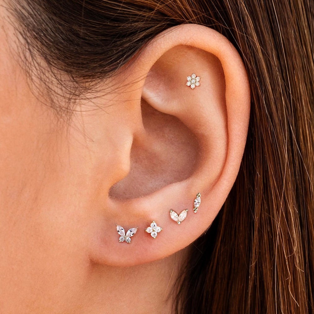 Silver ear stud with zirconia mix